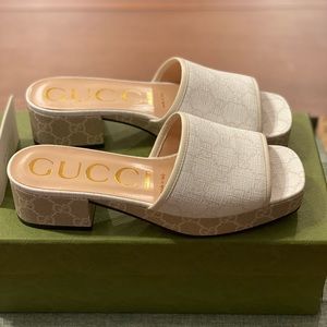 Gucci GG Supreme Monogram Malaga Kid